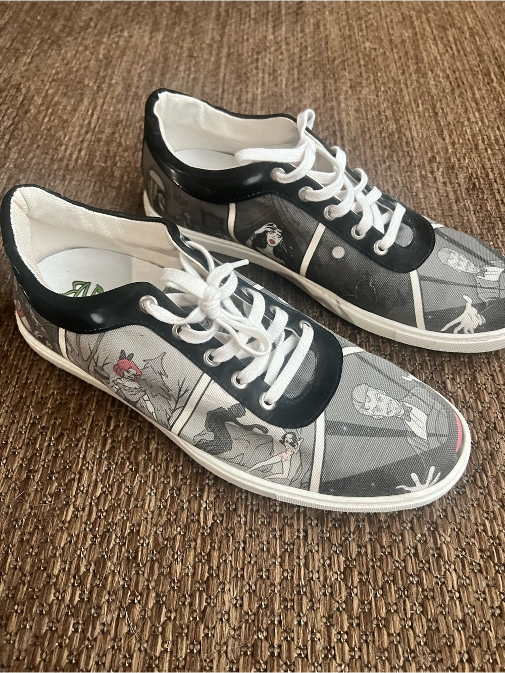 Red Needle Comic Print Canvas Sneakers EU 42